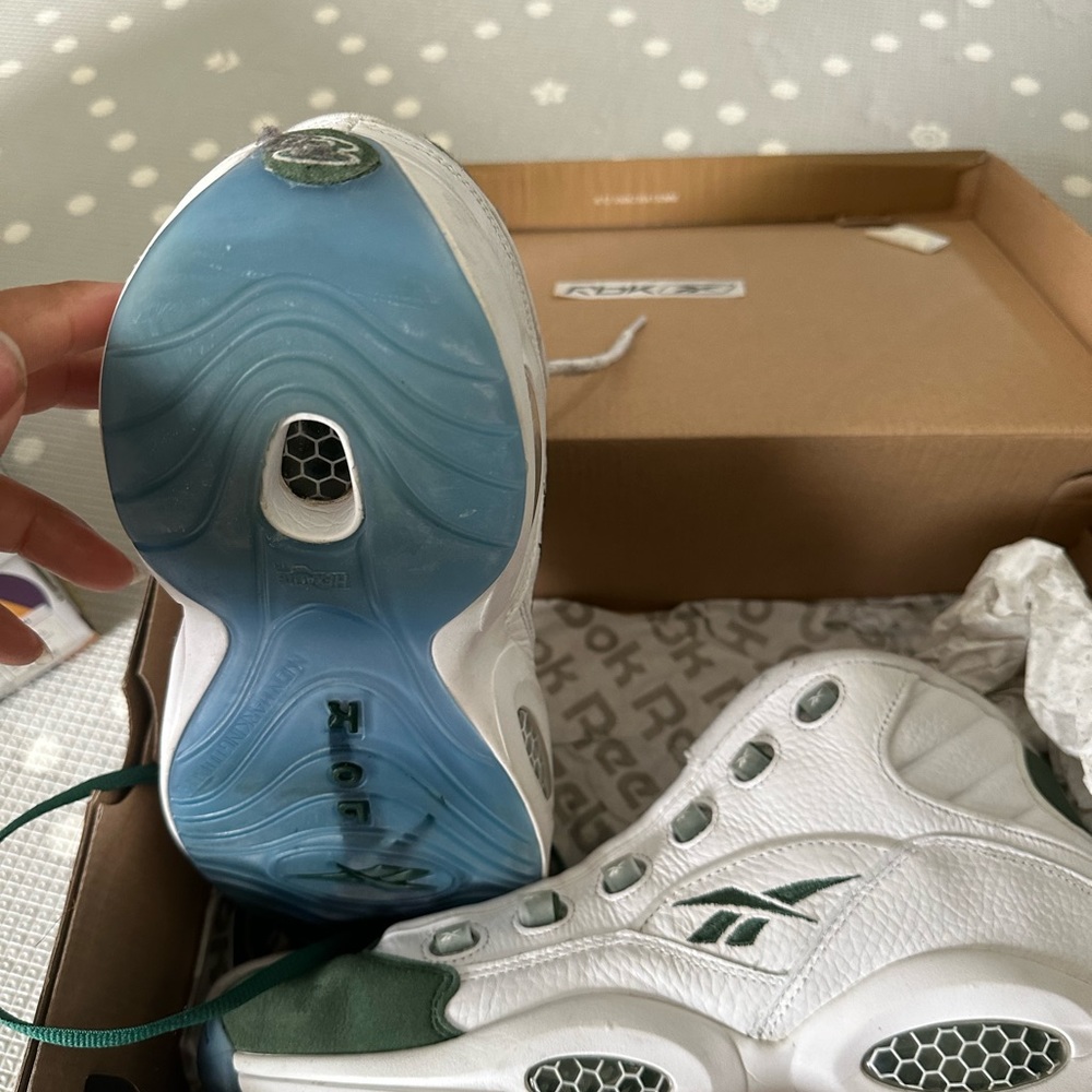 Iversons questions Reebok retro slightly worn like new clean